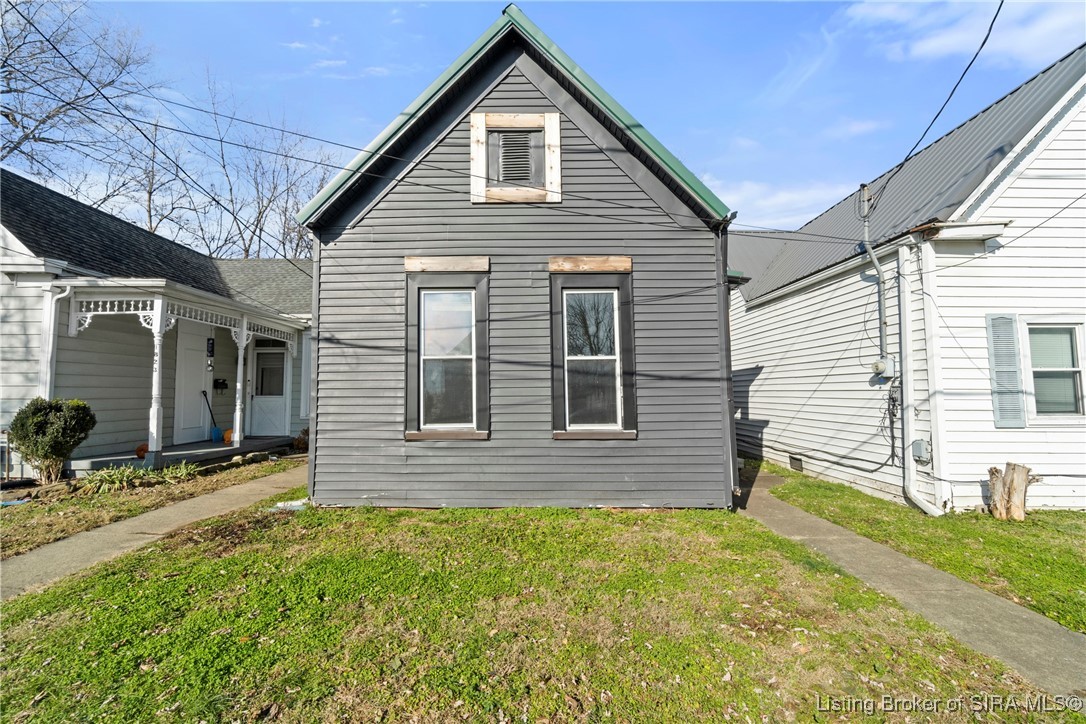 1825 Center Street