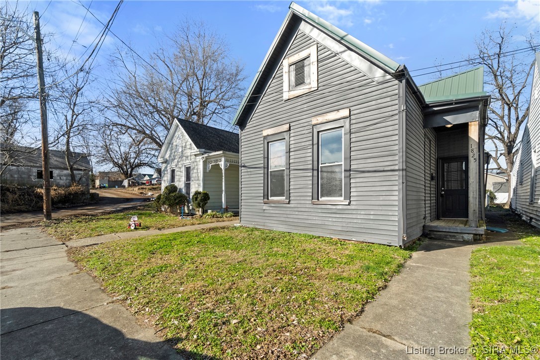 1825 Center Street