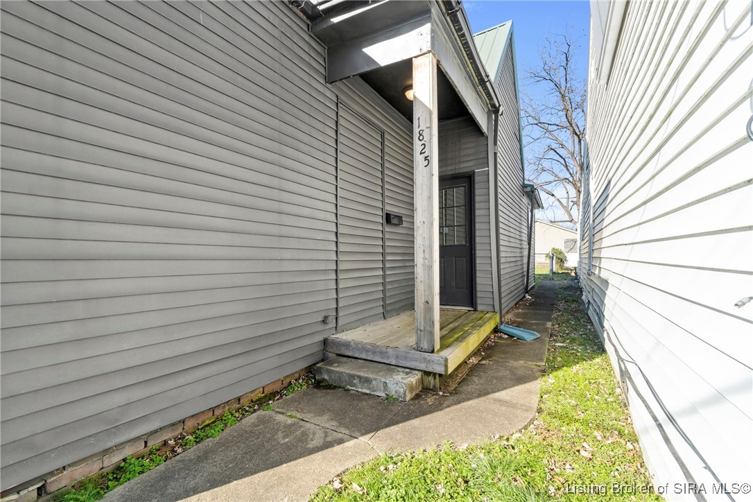 1825 Center Street