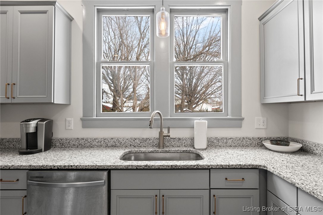 516 E 5th Street