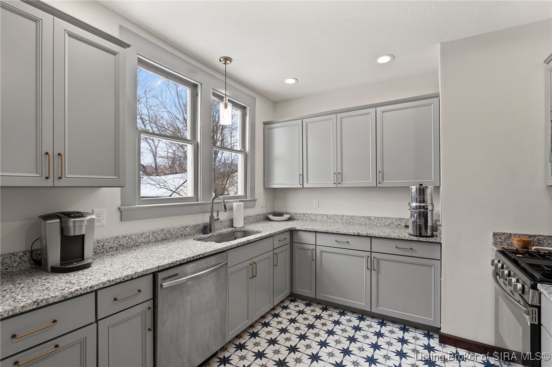 516 E 5th Street