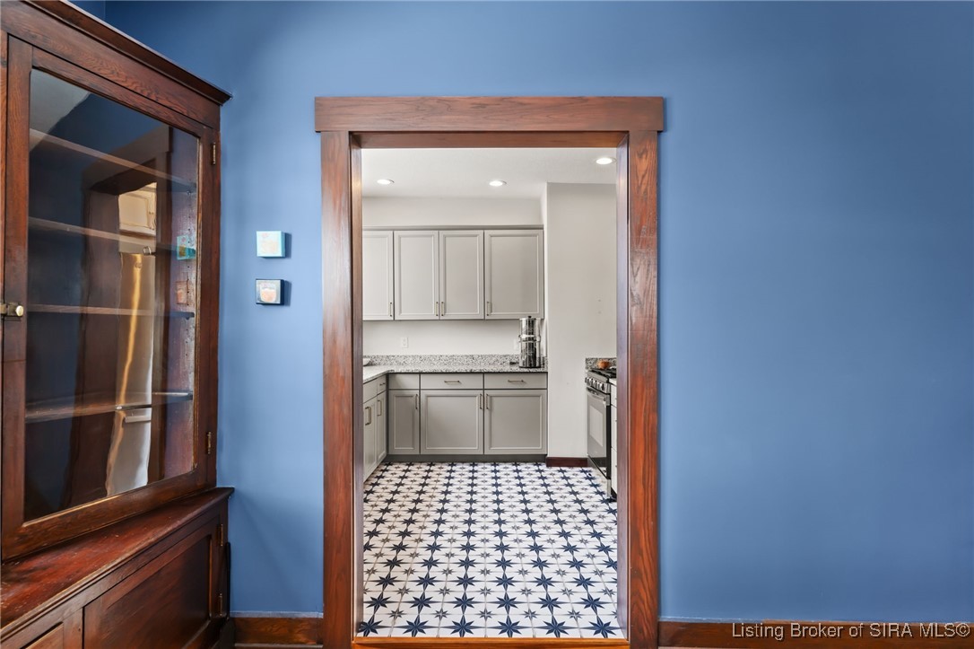 516 E 5th Street