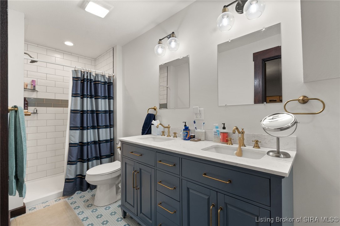 516 E 5th Street