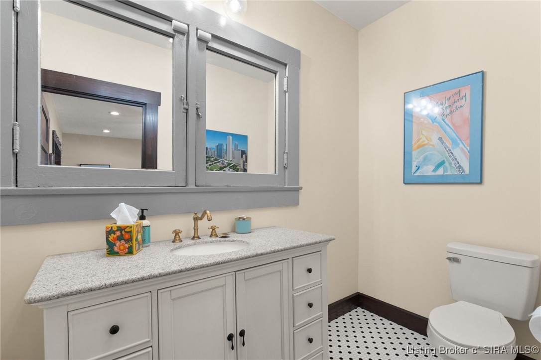 516 E 5th Street