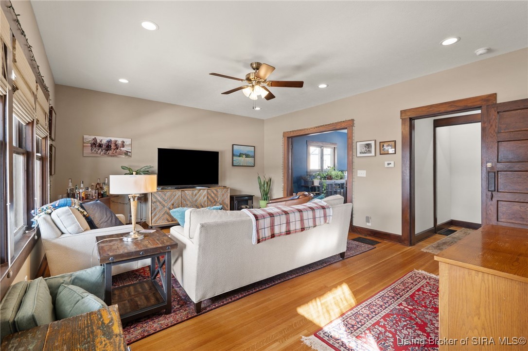 516 E 5th Street