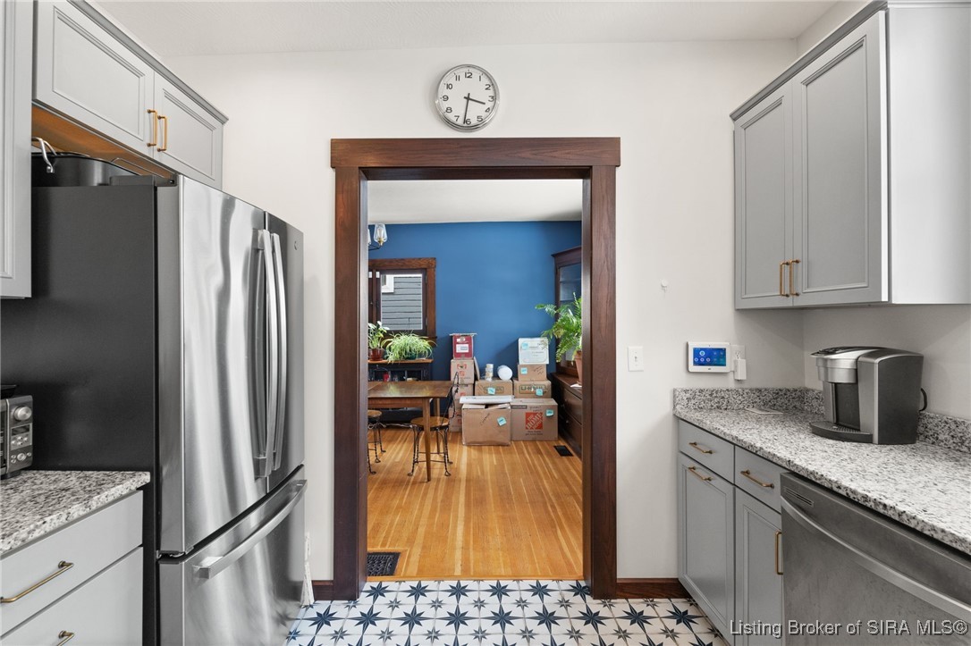 516 E 5th Street