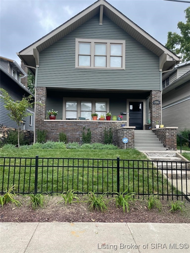 516 E 5th Street
