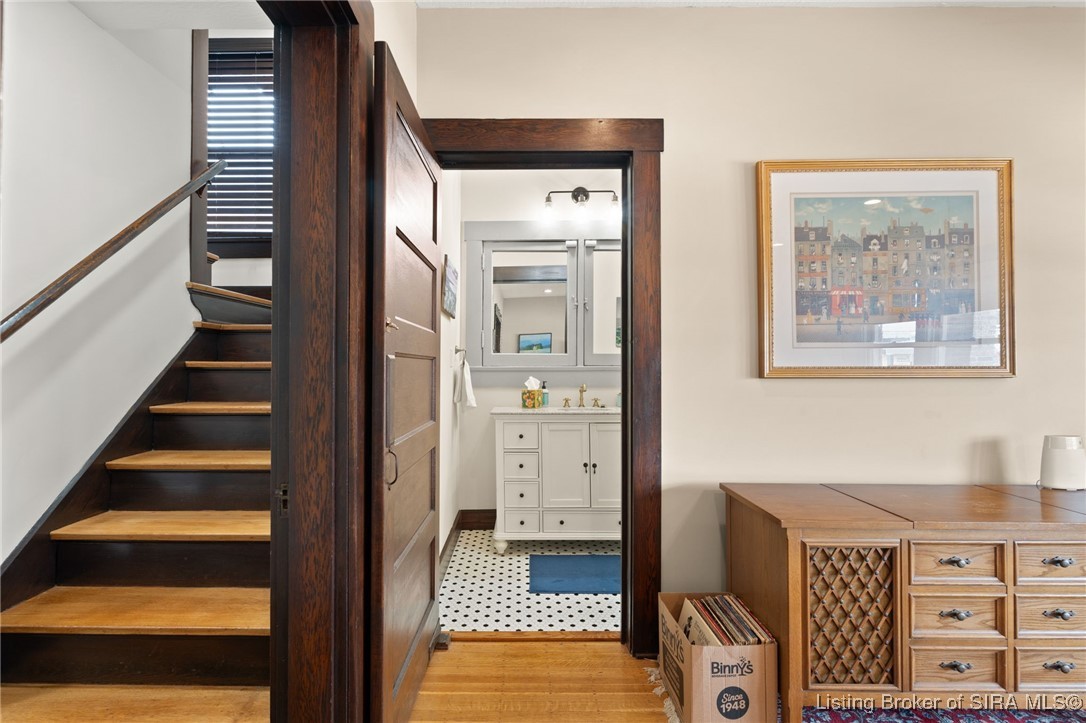 516 E 5th Street