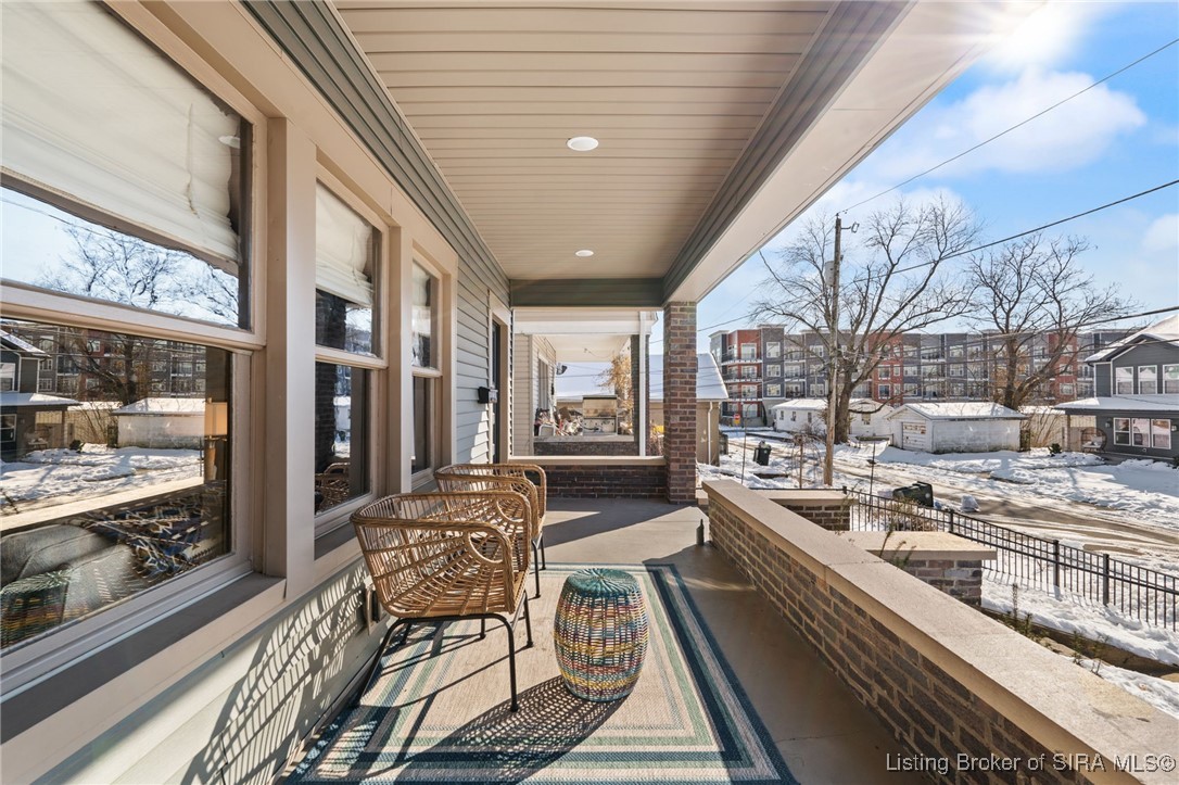 516 E 5th Street