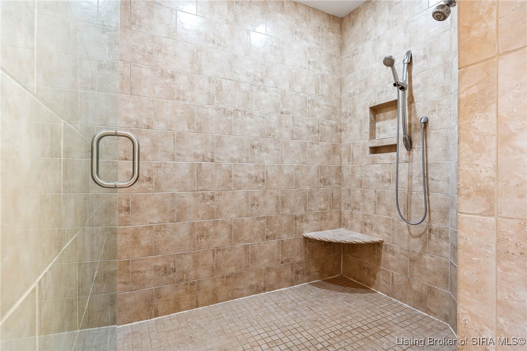 6805 Lake Of The Woods Drive