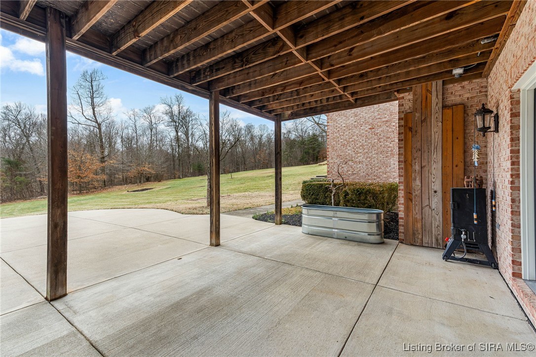 6805 Lake Of The Woods Drive