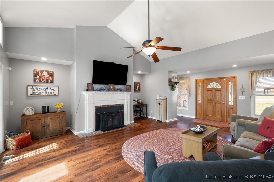 117 E Eastern Hills Boulevard
