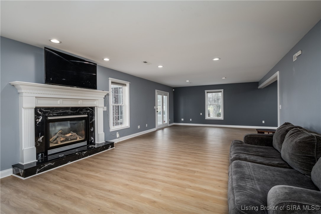 5815 Ridgefield Drive