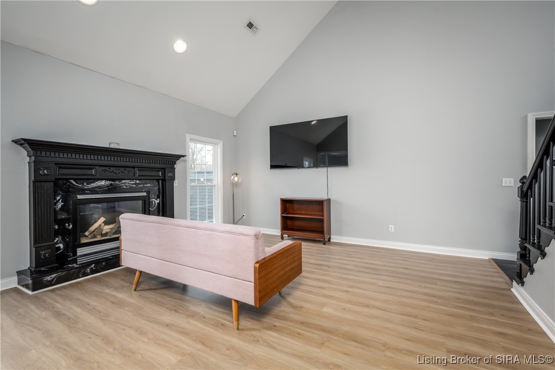 5815 Ridgefield Drive