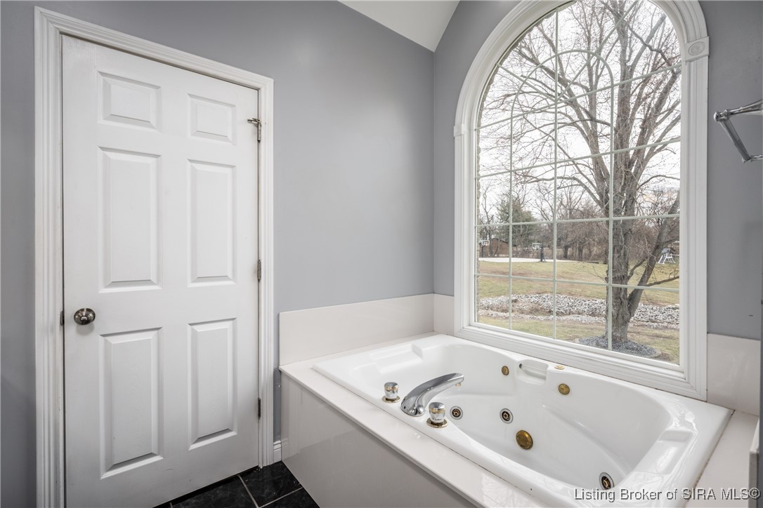 5815 Ridgefield Drive