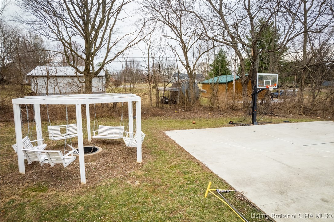 5815 Ridgefield Drive