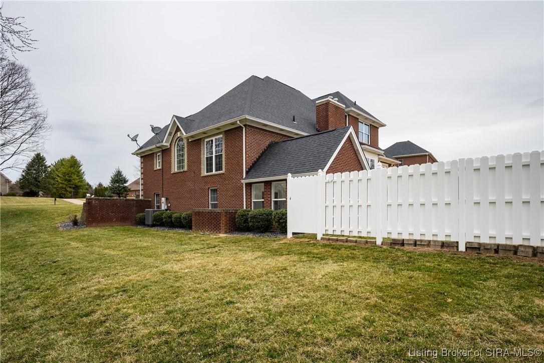 5815 Ridgefield Drive