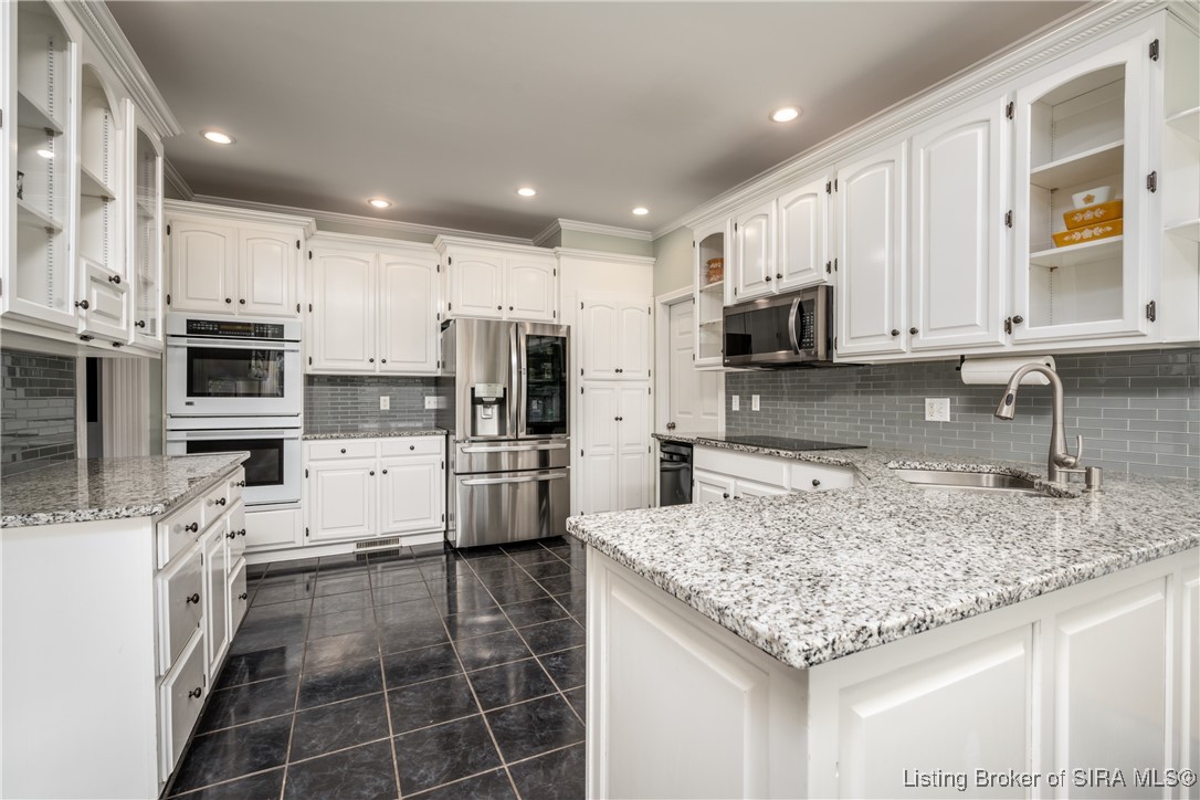 5815 Ridgefield Drive