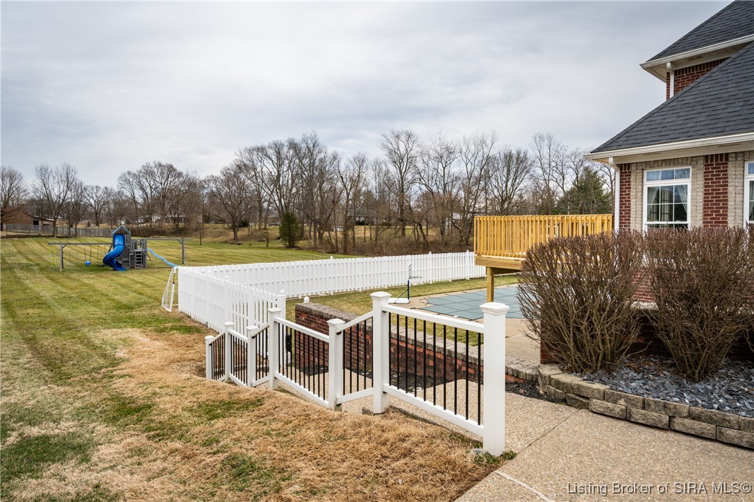 5815 Ridgefield Drive
