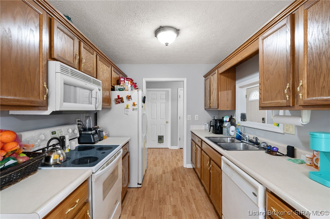 886 Sky Way Drive