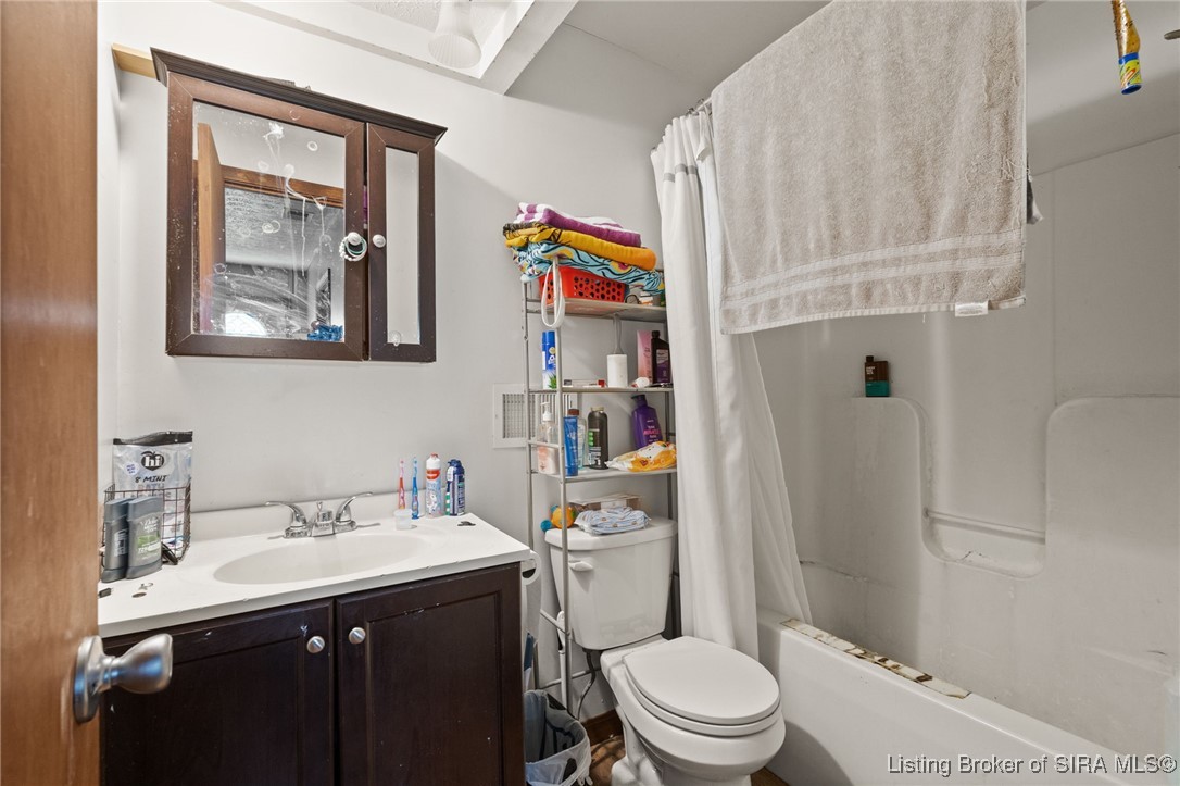 8080 Clover Valley Road NW