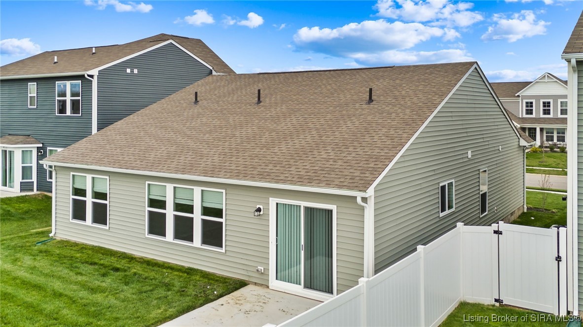 8208 Crescent Cove