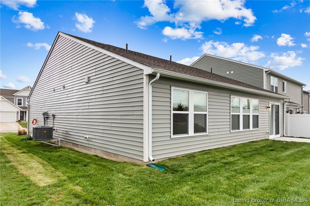 8208 Crescent Cove