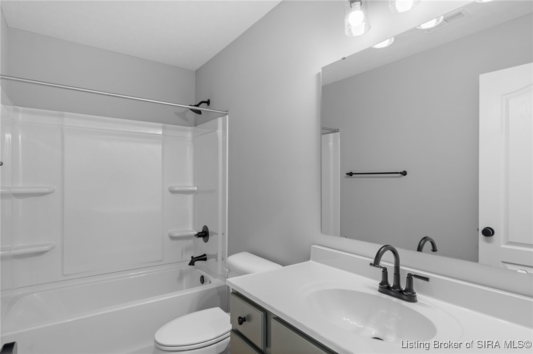 8208 Crescent Cove