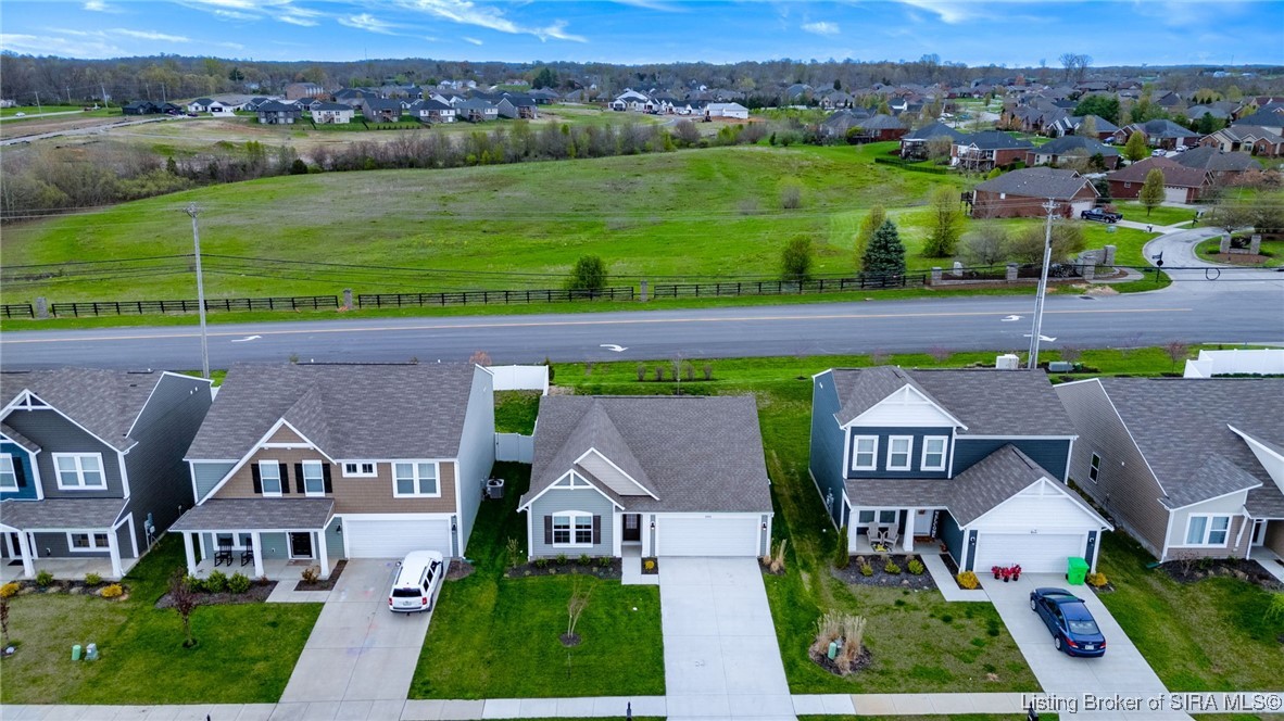 8208 Crescent Cove