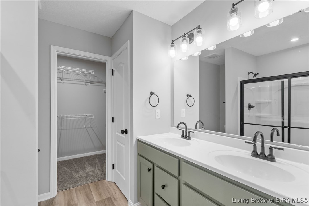 8208 Crescent Cove