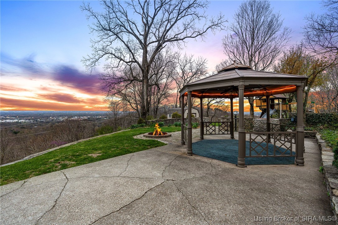 15 N Hill Drive