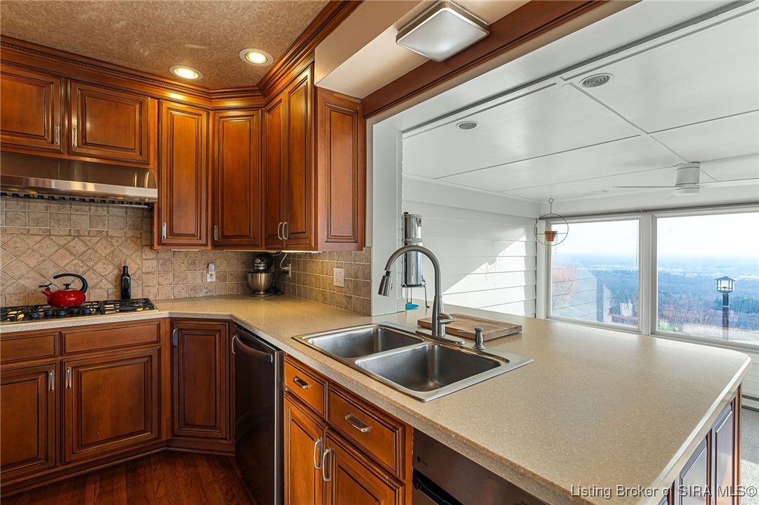 15 N Hill Drive