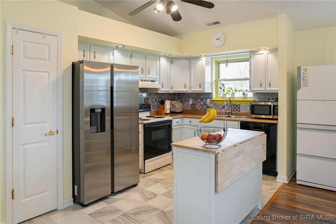 3038 Pebble Brook