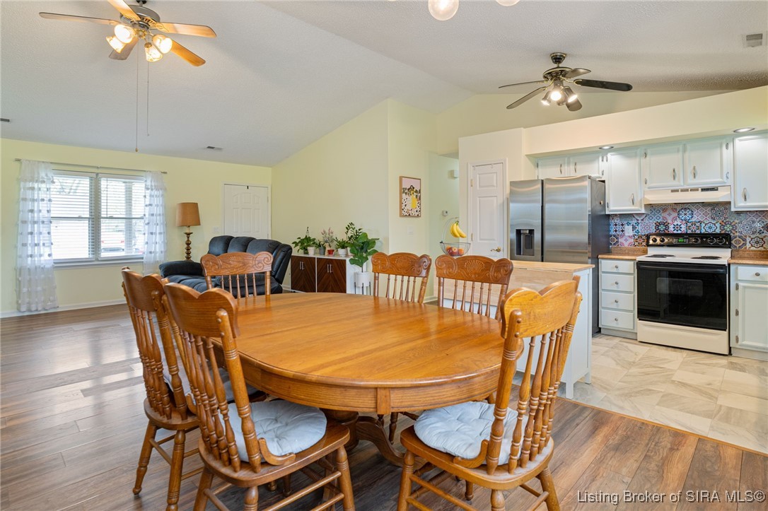 3038 Pebble Brook