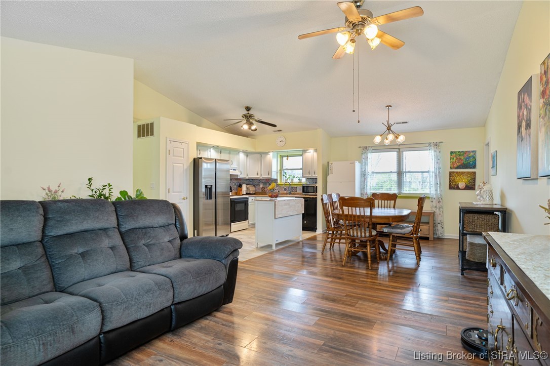 3038 Pebble Brook