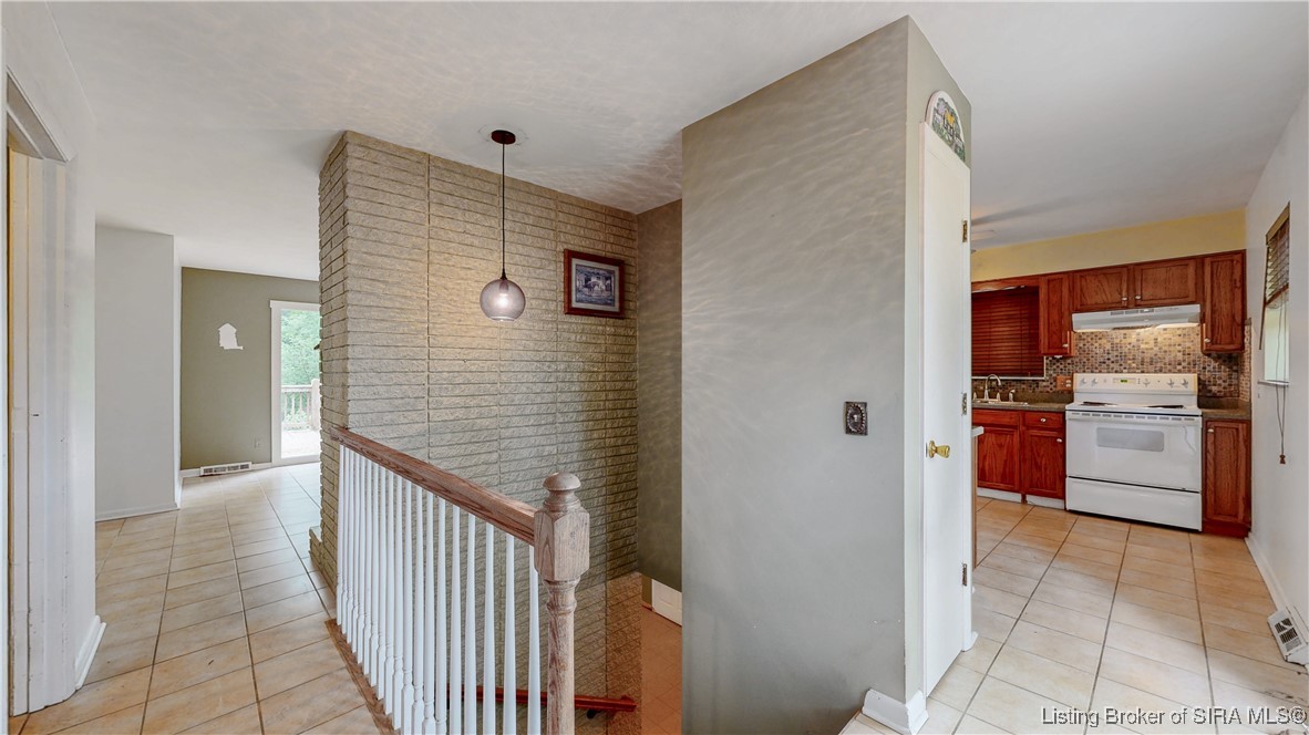211 N Oak Street