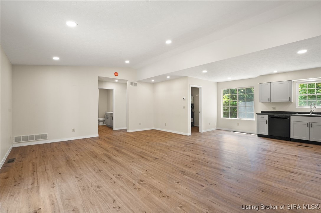654 Sky Aire Road NE
