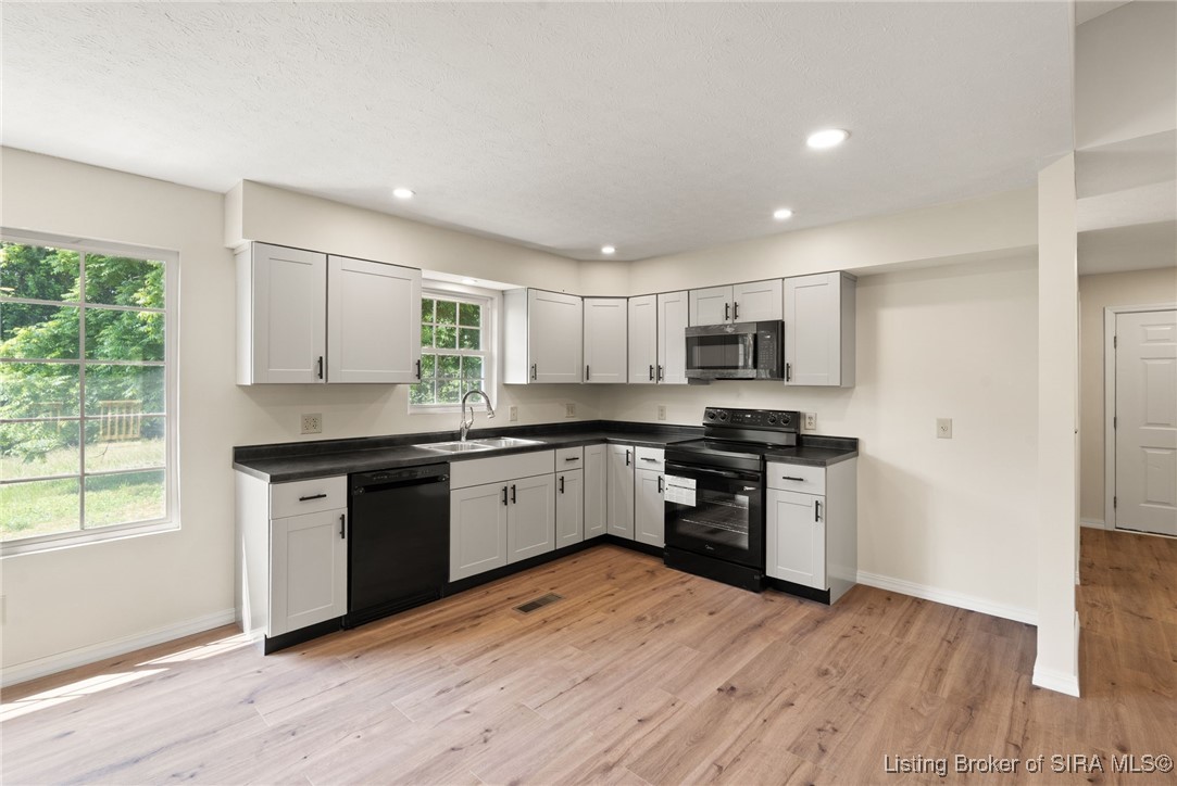 654 Sky Aire Road NE