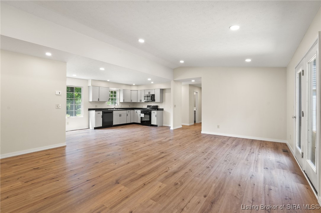 654 Sky Aire Road NE