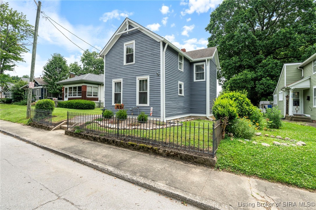 2114 E Elm Street
