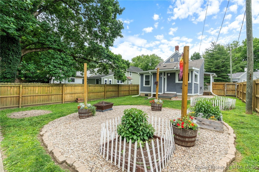 2114 E Elm Street