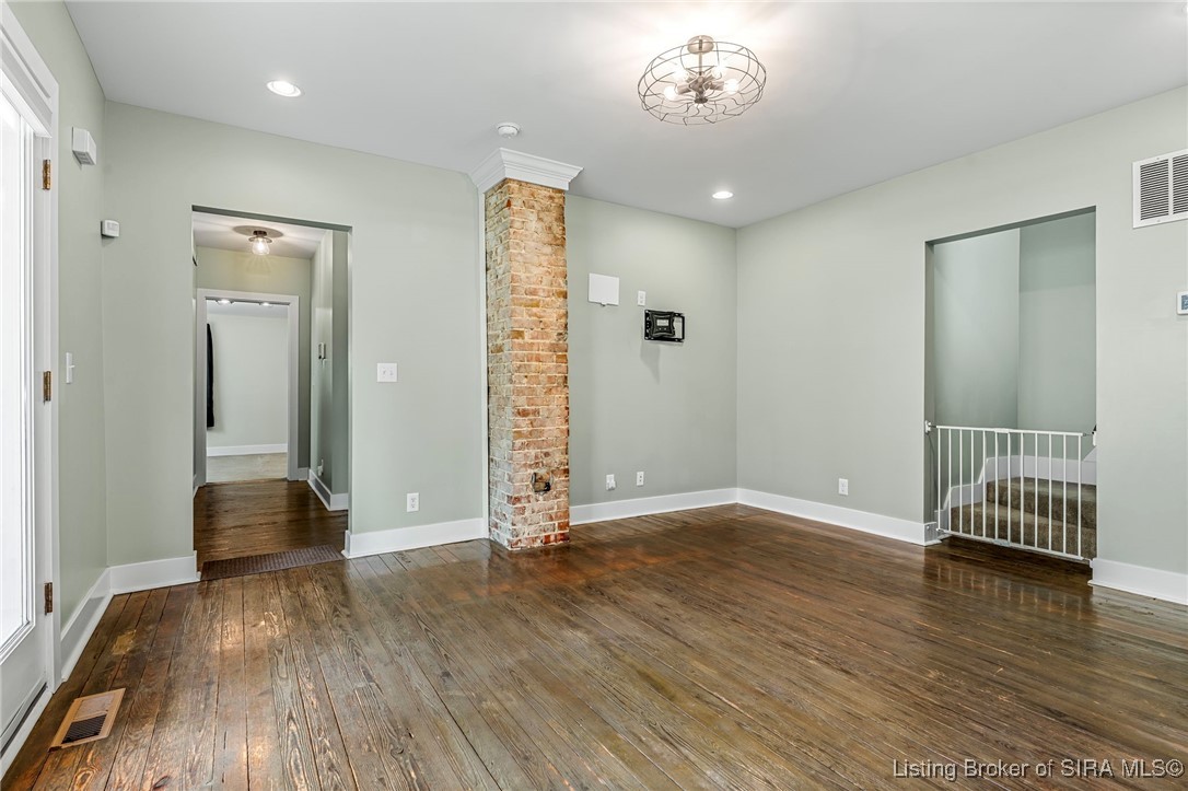 2114 E Elm Street
