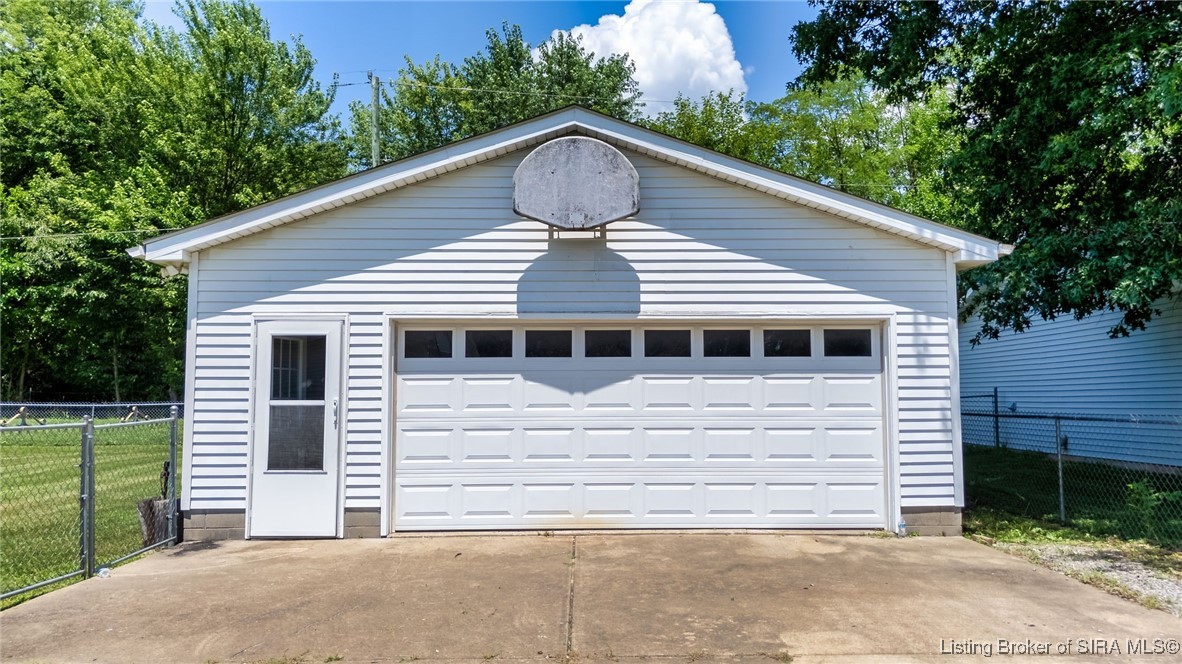 162 Maple Drive