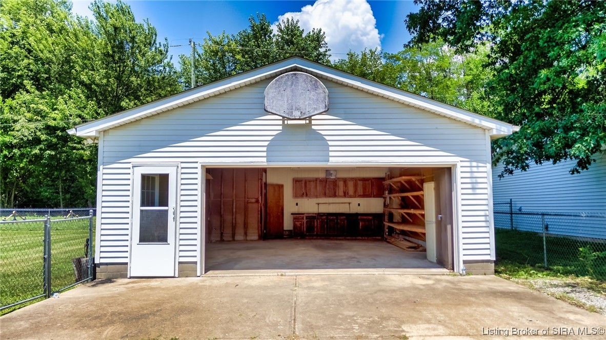 162 Maple Drive