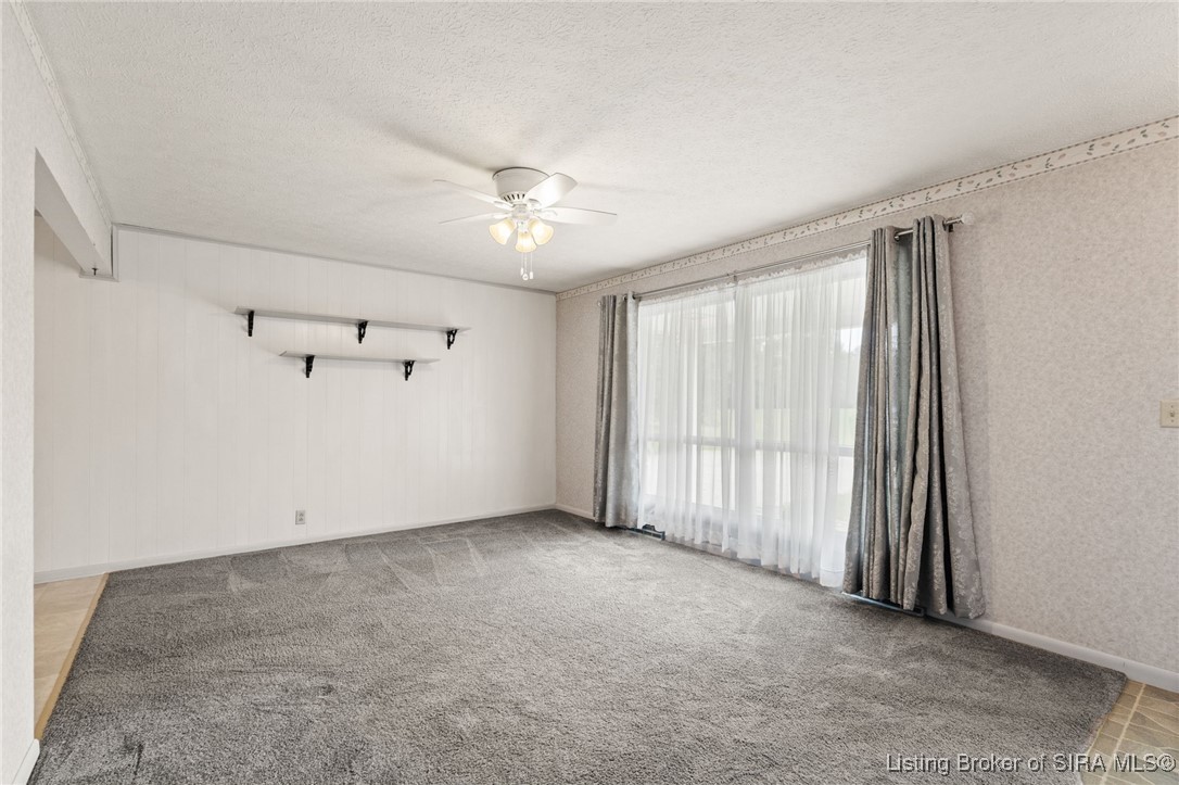 1050 Country Club Road NE