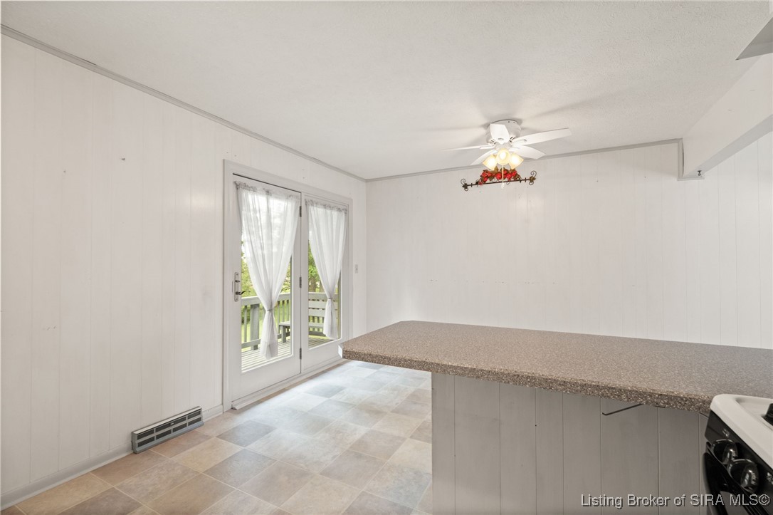 1050 Country Club Road NE