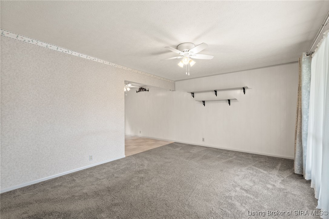 1050 Country Club Road NE