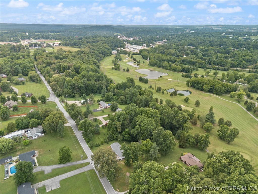 1050 Country Club Road NE
