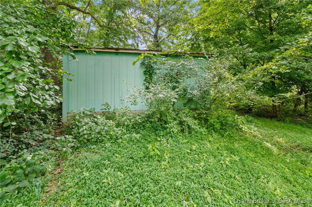 1050 Country Club Road NE
