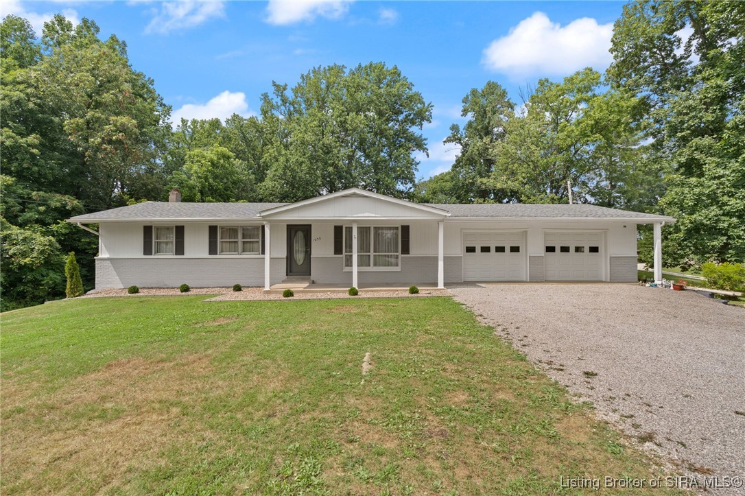 1050 Country Club Road NE